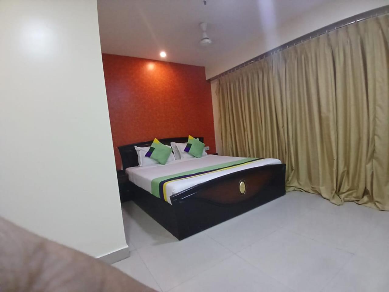 Blossoms Room The Plaza-Luxury Collection- Lakdikapul Hyderabad Eksteriør bilde