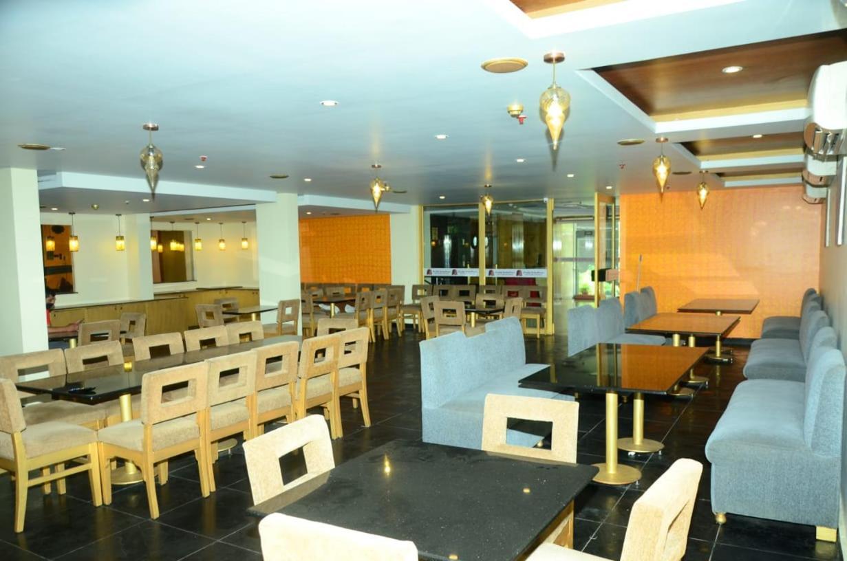 Blossoms Room The Plaza-Luxury Collection- Lakdikapul Hyderabad Eksteriør bilde